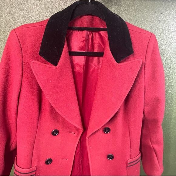 elegant winter Red medium peacoat - Picture 2 of 8